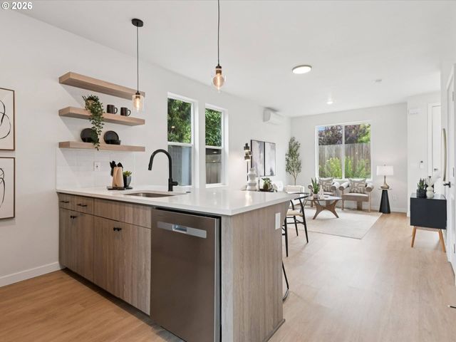 6410 N BURRAGE Ave, Portland, OR 97217