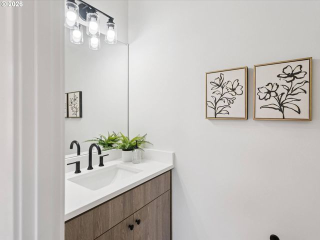 6410 N BURRAGE Ave, Portland, OR 97217