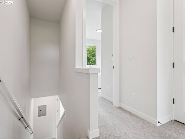 6410 N BURRAGE Ave, Portland, OR 97217