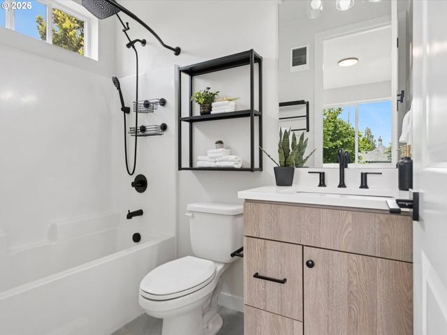 6410 N BURRAGE Ave, Portland, OR 97217