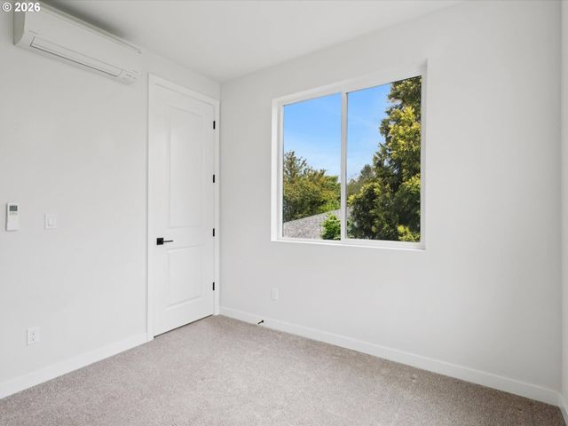 6410 N BURRAGE Ave, Portland, OR 97217