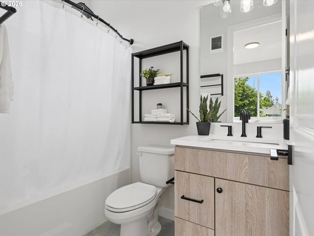 6410 N BURRAGE Ave, Portland, OR 97217