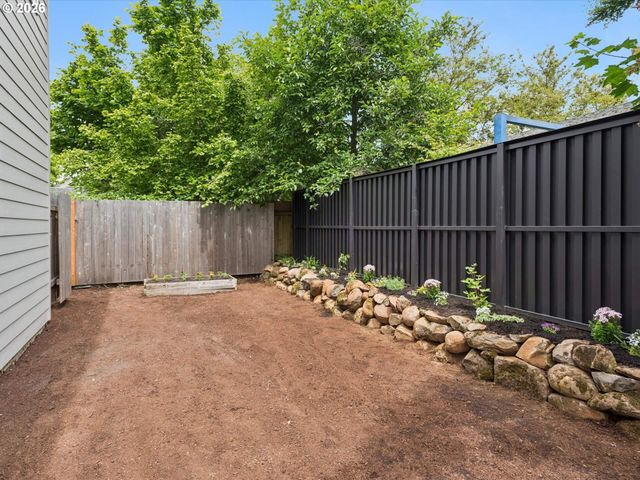 6410 N BURRAGE Ave, Portland, OR 97217