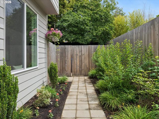 6410 N BURRAGE Ave, Portland, OR 97217