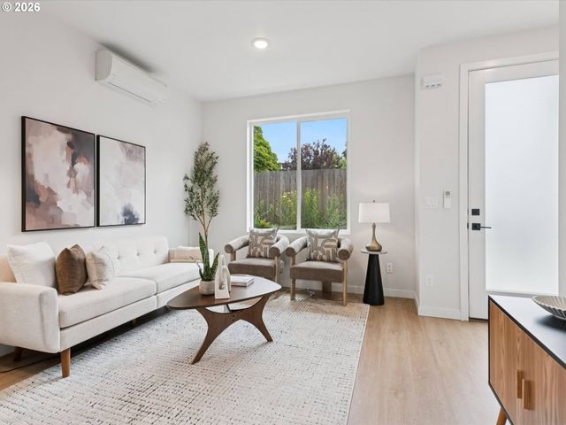 6410 N BURRAGE Ave, Portland, OR 97217