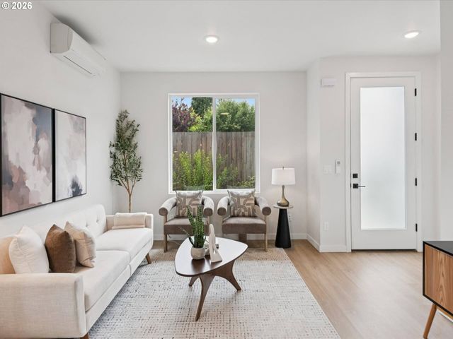 6410 N BURRAGE Ave, Portland, OR 97217