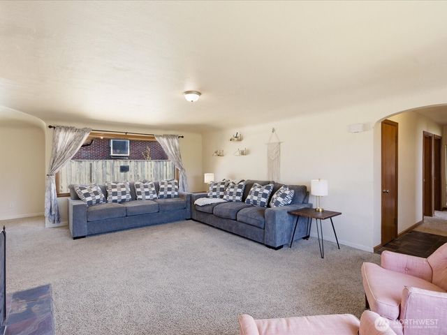 1417 Maple Street, Sumner, WA 98390