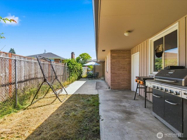 1417 Maple Street, Sumner, WA 98390