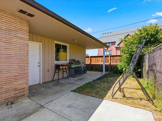 1417 Maple Street, Sumner, WA 98390