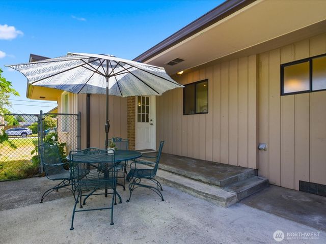 1417 Maple Street, Sumner, WA 98390