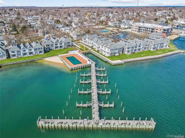 40 Stirling Cove, Greenport, NY 11944