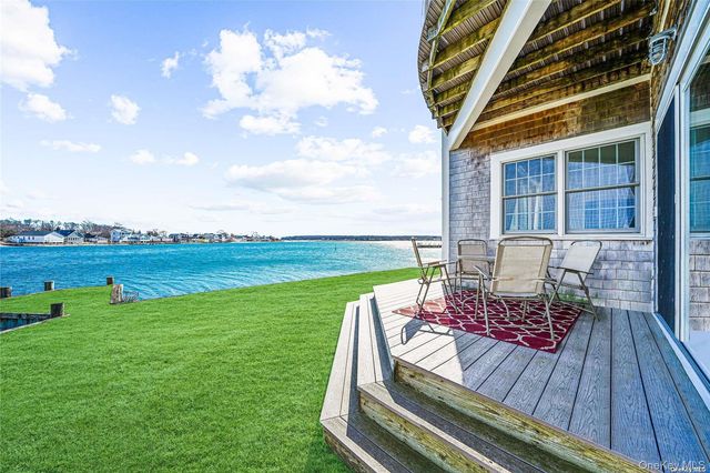 40 Stirling Cove, Greenport, NY 11944