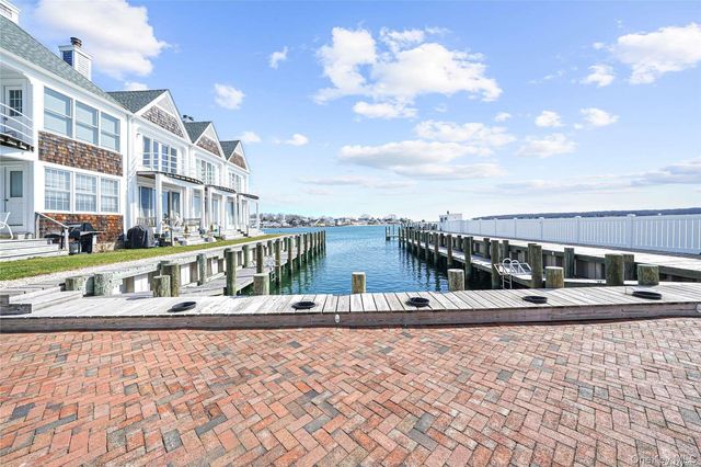 40 Stirling Cove, Greenport, NY 11944