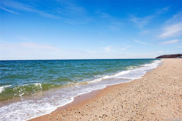 40 Stirling Cove, Greenport, NY 11944