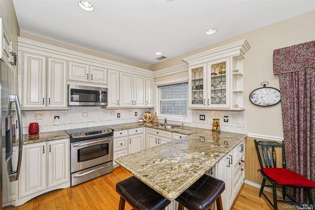 40 Stirling Cove, Greenport, NY 11944