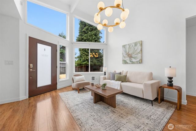 10530 124th Avenue NE, Kirkland, WA 98033