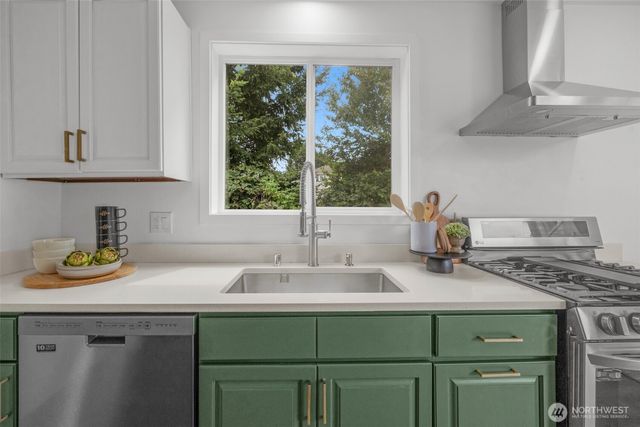 10530 124th Avenue NE, Kirkland, WA 98033
