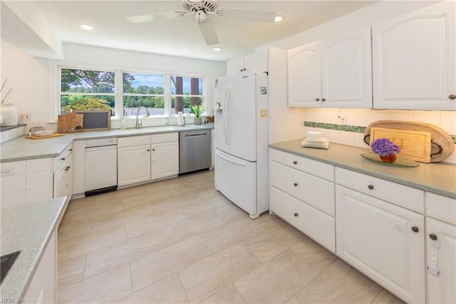 1212 Witchduck Bay CT, Virginia Beach, VA 23455