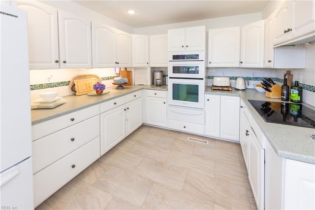 1212 Witchduck Bay CT, Virginia Beach, VA 23455