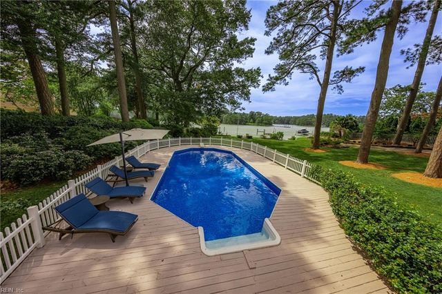 1212 Witchduck Bay CT, Virginia Beach, VA 23455