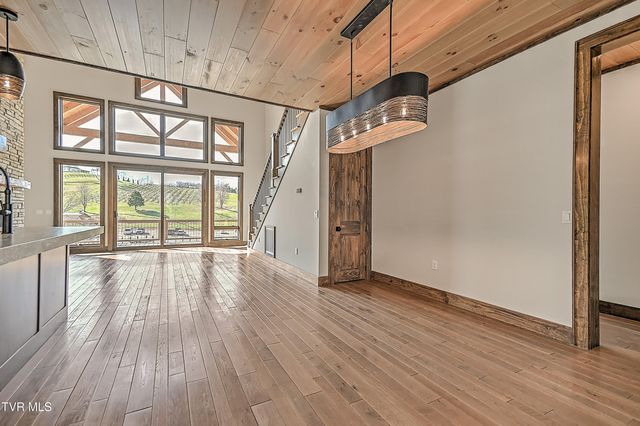 136 Farmhouse Village Trail, Butler, TN 37640