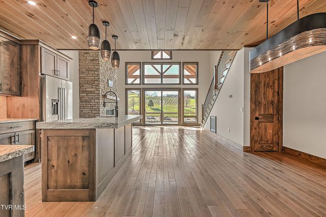 136 Farmhouse Village Trail, Butler, TN 37640