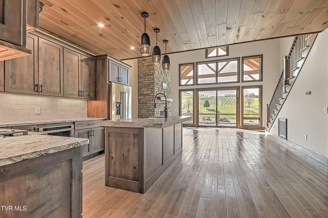 136 Farmhouse Village Trail, Butler, TN 37640