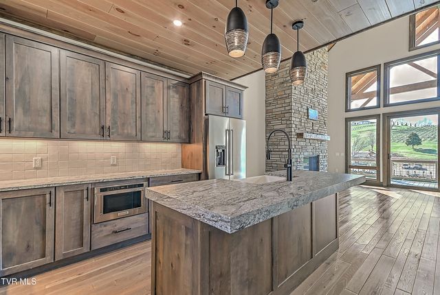 136 Farmhouse Village Trail, Butler, TN 37640