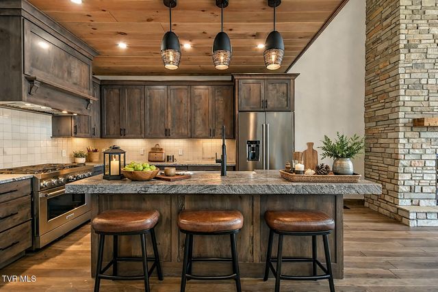 136 Farmhouse Village Trail, Butler, TN 37640