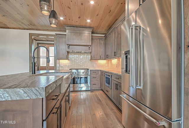 136 Farmhouse Village Trail, Butler, TN 37640