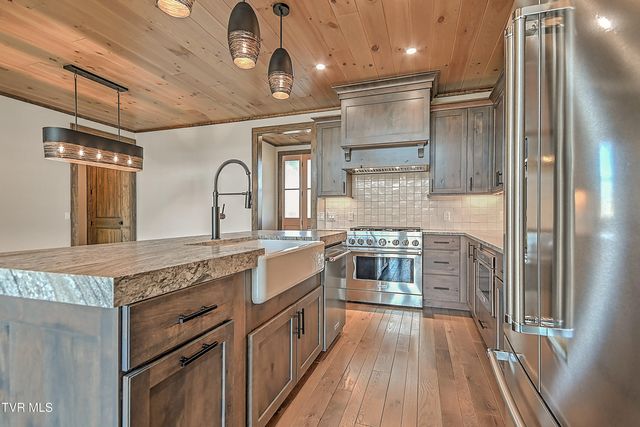 136 Farmhouse Village Trail, Butler, TN 37640