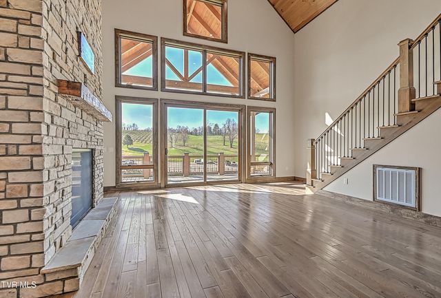 136 Farmhouse Village Trail, Butler, TN 37640