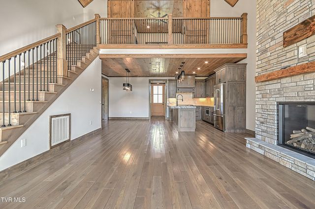 136 Farmhouse Village Trail, Butler, TN 37640
