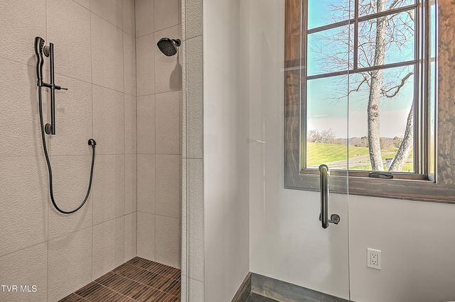 136 Farmhouse Village Trail, Butler, TN 37640