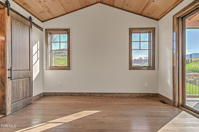 136 Farmhouse Village Trail, Butler, TN 37640