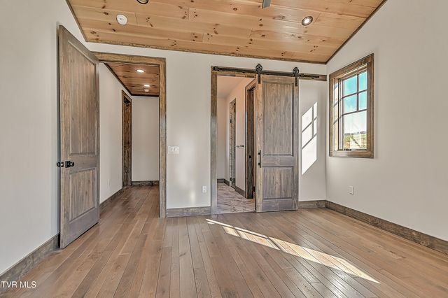 136 Farmhouse Village Trail, Butler, TN 37640