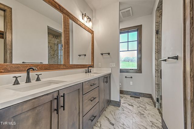 136 Farmhouse Village Trail, Butler, TN 37640