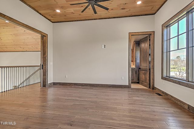 136 Farmhouse Village Trail, Butler, TN 37640