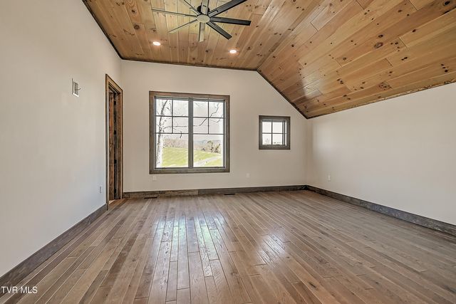 136 Farmhouse Village Trail, Butler, TN 37640