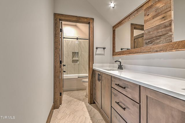 136 Farmhouse Village Trail, Butler, TN 37640