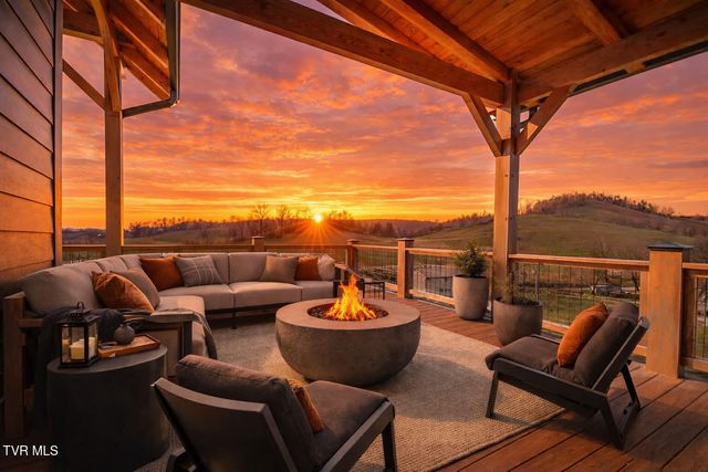 136 Farmhouse Village Trail, Butler, TN 37640