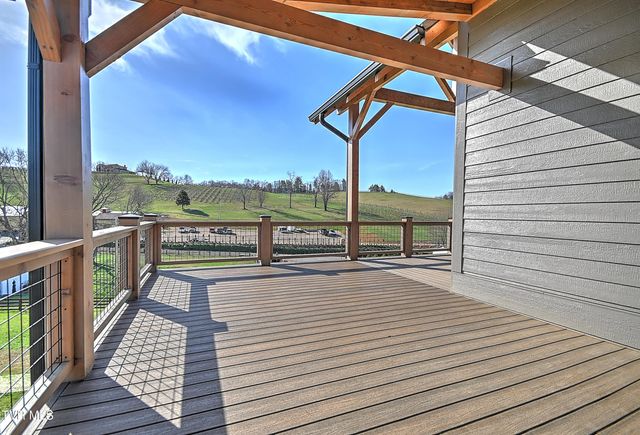 136 Farmhouse Village Trail, Butler, TN 37640