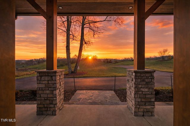 136 Farmhouse Village Trail, Butler, TN 37640