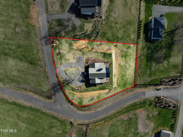 136 Farmhouse Village Trail, Butler, TN 37640