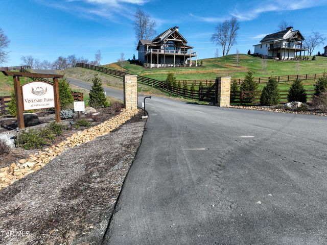 136 Farmhouse Village Trail, Butler, TN 37640