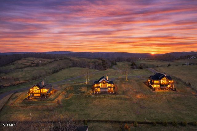 136 Farmhouse Village Trail, Butler, TN 37640