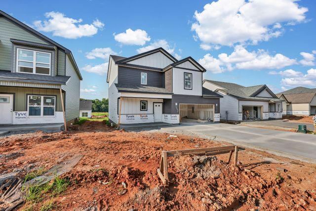 2716 Brewster Dr, Clarksville, TN 37042