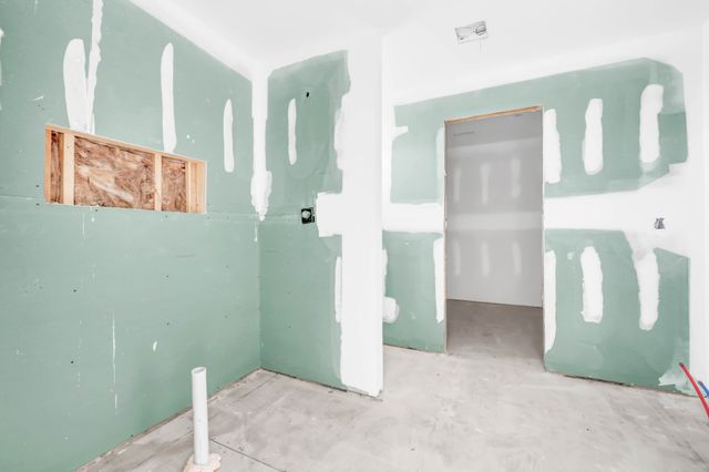 2716 Brewster Dr, Clarksville, TN 37042