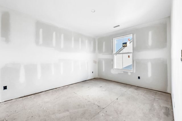 2716 Brewster Dr, Clarksville, TN 37042