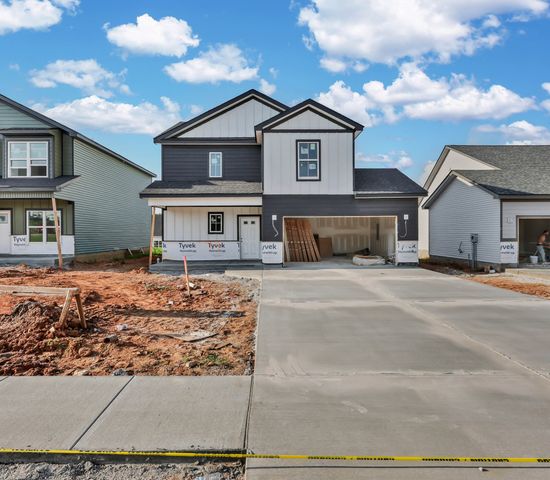 2716 Brewster Dr, Clarksville, TN 37042